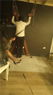 图片[3]-晏青】强制重度鞭打/骑马转胯/黑丝舔下】