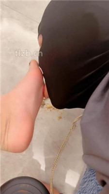 图片[8]-玥希希】长靴踩踏/舔脏鞋裸足/脚踩喂食