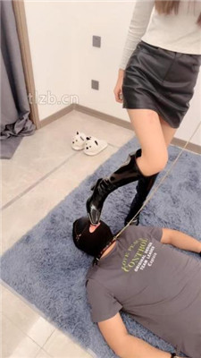 图片[11]-玥希希】长靴踩踏/舔脏鞋裸足/脚踩喂食