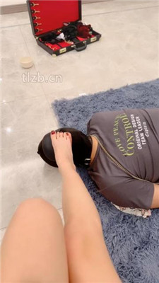 图片[17]-玥希希】长靴踩踏/舔脏鞋裸足/脚踩喂食