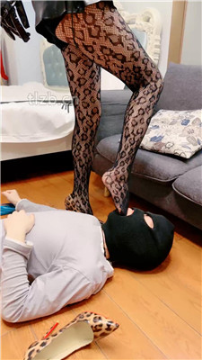 图片[2]-温莎】舔口水拖鞋底/网袜踩虐完整版】