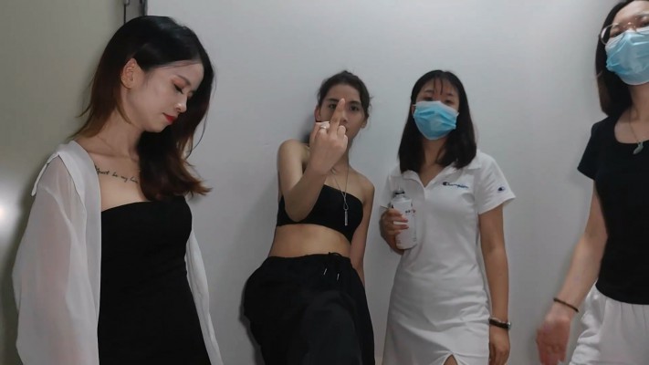 图片[16]-贺岁片】广州小鱼姐姐携手多S楼道玩狗