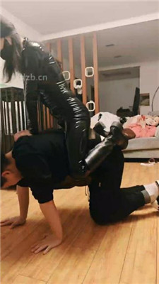 图片[18]-诗琪】骨头口塞/长靴踩虐/鞭打腿绞双视角版】