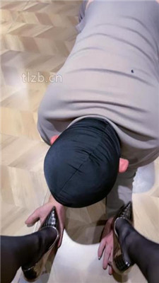 图片[13]-陈莹斯】体罚狗-捂手窒息/揪耳朵/强制喝洗脚水-黑丝脚制裁