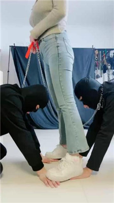 图片[11]-甜心教主】空军一号-白袜暴力虐双奴