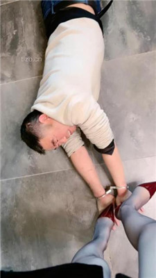 图片[2]-沅芷大人】重刑-高跟全体重踩狗爪