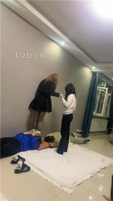 图片[8]-精神小妹】7女王调双奴-轮流全体重跳踩双视角版】