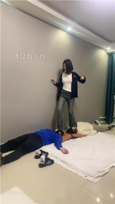 图片[9]-精神小妹】7女王调双奴-轮流全体重跳踩双视角版】