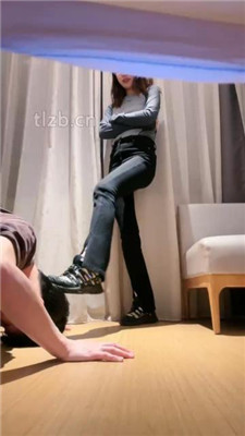 【jenn】贱狗地板喂食/口吐喂食/踩踏腿绞_绳艺资料库