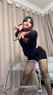 【狗哥】黑丝脚踩绿帽狗_绳艺资料库