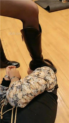 图片[17]-诗琪】长靴踩踏/捆绑重度虐打/踢踹