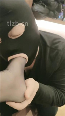 图片[2]-狐妹】狂舔黑丝裸足/骑脖