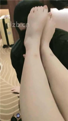 图片[4]-狐妹】狂舔黑丝裸足/骑脖