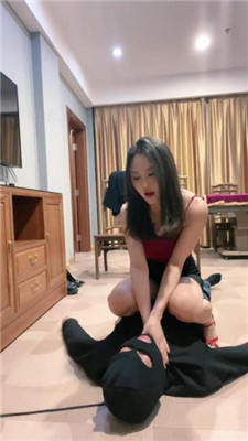 图片[14]-盖洛】双S-跪爬短靴踩/鞭打/骑马踩踏/清理白袜脏鞋底