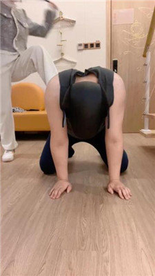 【可可公主】运动鞋踩踏/骑马转胯/鞭打/狂吸臭白袜_绳艺资料库