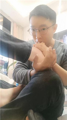 图片[6]-青岛大混子】品尝恶毒继母的臭脚丫