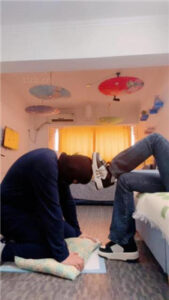 【不期而遇】初尝圣水/双重手打耳光/掐脖吃屁_绳艺资料库