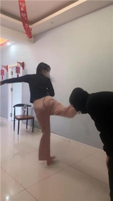 【精神小妹】跆拳道妹妹真人靶训练_绳艺资料库