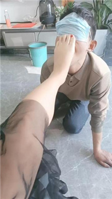 图片[3]-嗯哼】品尝脚趾/裸足深喉/抽耳光/伺候沐足