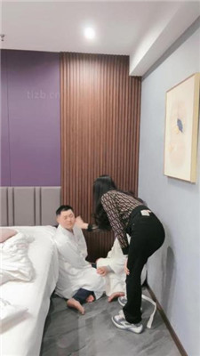 【尤金女皇】双奴争宠跪求暴揍_绳艺资料库