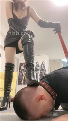 图片[13]_若冰】强制舔长靴/耳光/啃食丝袜脚/口水圣水