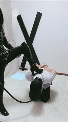 【冰女王】皮衣女王-五花大绑囚禁狗笼/袜子塞嘴_绳艺套路直播视频资源网