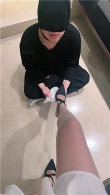 【琪琪大人】偷闻原味内裤被后妈发现_绳艺资料库视频资源下载