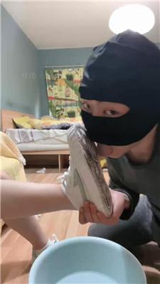 【黑泽兮】狗舌清理脏运动鞋白棉袜_绳艺资料库视频资源下载